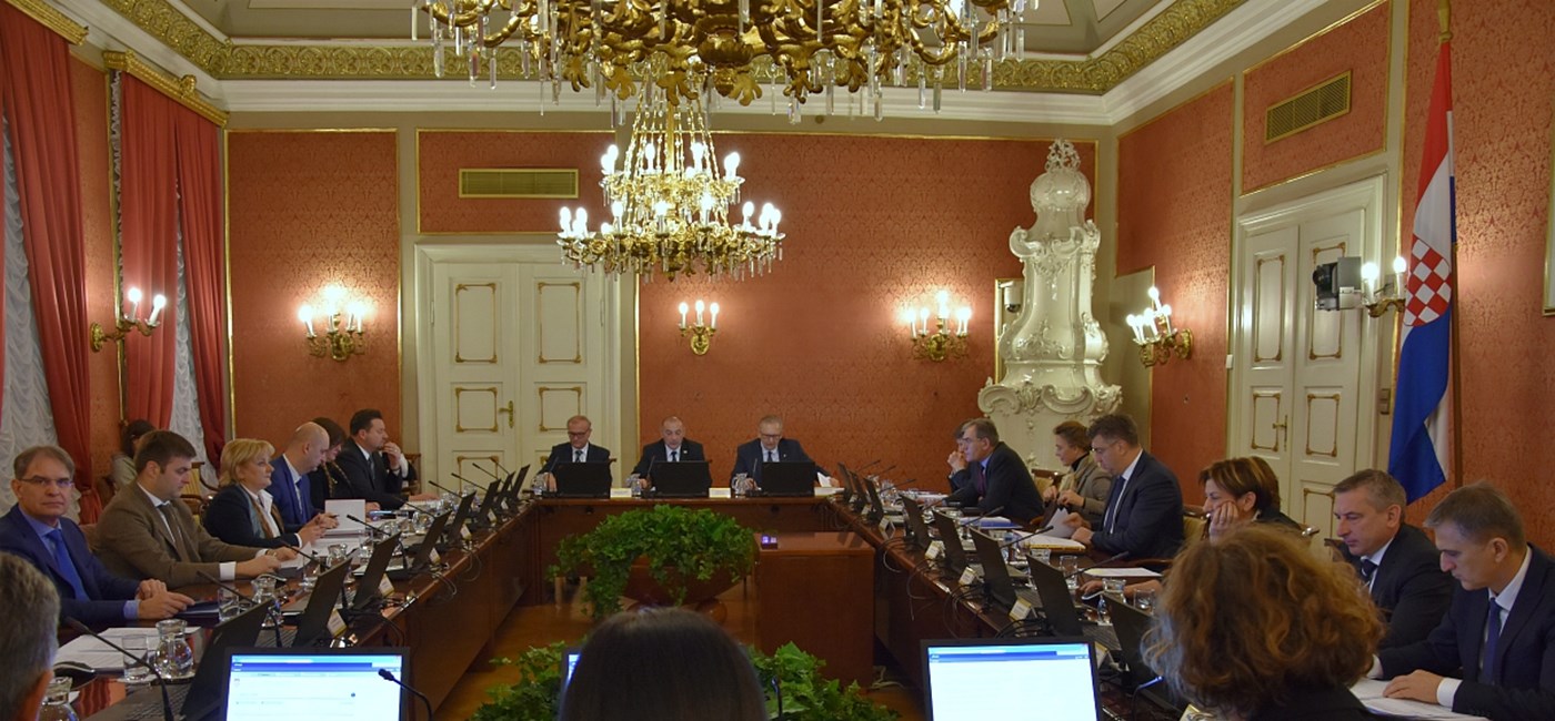 Gov't adopts guidelines for implementation of employment policy in 2018-2020